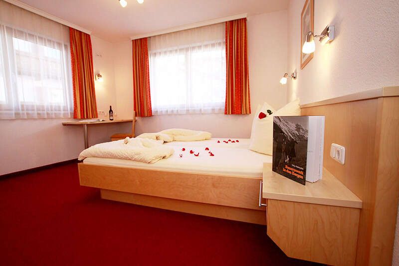 Apartment 3 mit Doppelbettzimmer im Apart Bergkristall in Serfaus